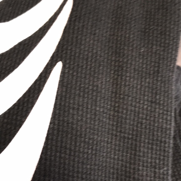 BNWT VS PINK THERMAL SKELETON ONSIE - Picture 5 of 6